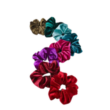 Load image into Gallery viewer, Velvet Hair Scrunchies
