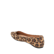 Load image into Gallery viewer, Leopard Ballet Flats
